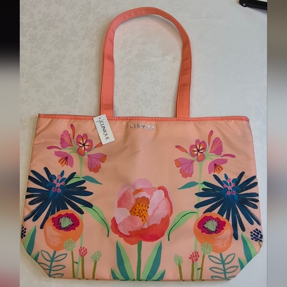 Clinique Tote Bag Makeup Bag And Skincare Bundle $129 Value - Picture 5 of 7